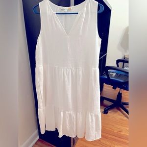 Breezy white dress, with pockets!